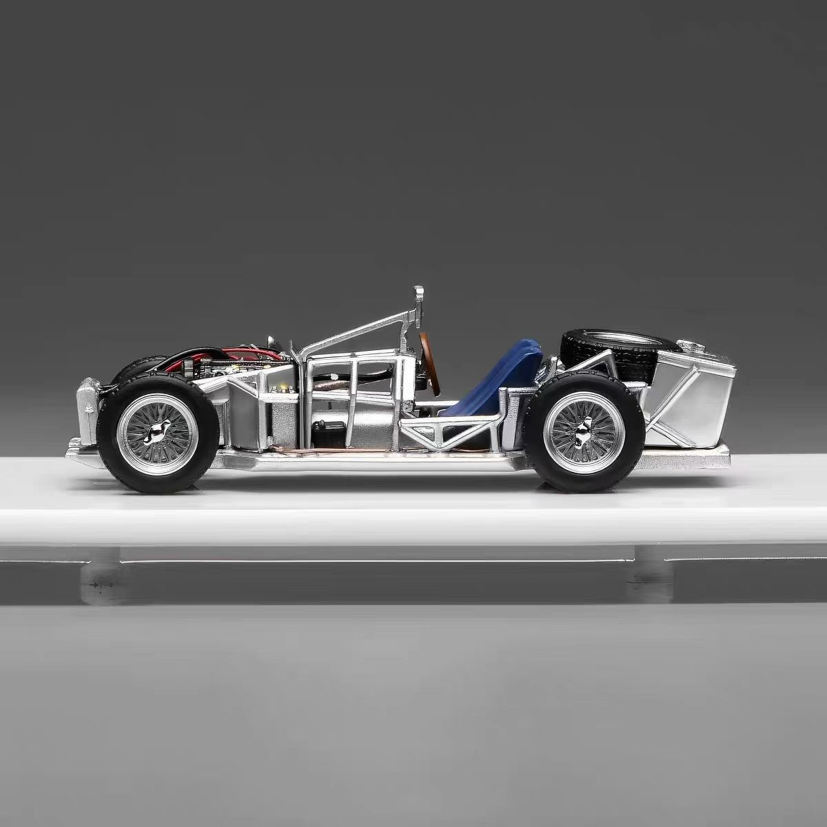 MOTORHELIX MH 1:64 Spaceframe with Engine Birdcage Alloy Model Car