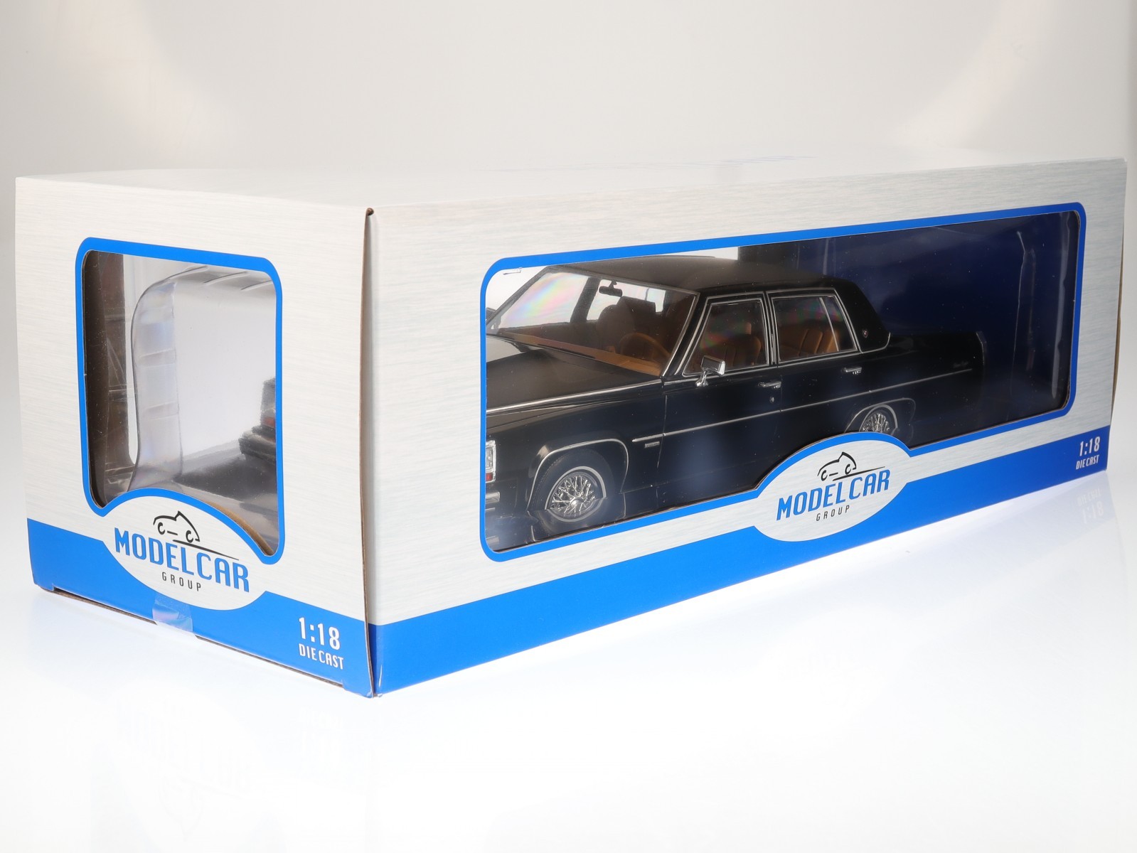 Cadillac Fleetwood Brougham 1982 Black diecast model car 18250 MCG 1:18