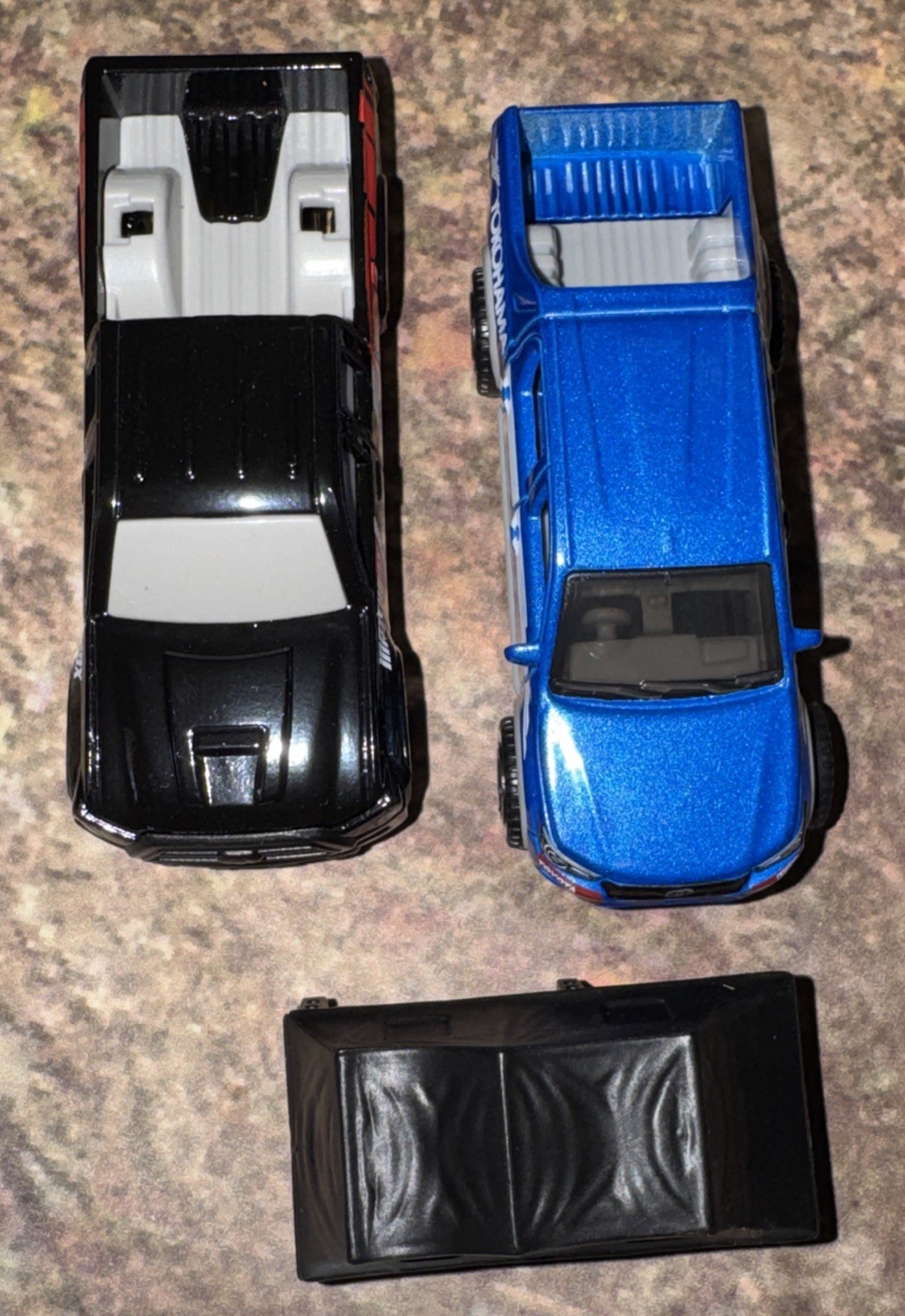 Matchbox 2016 Toyota Tacoma w/ Removable Top & Helux Yokohama Off Road II NLFFP