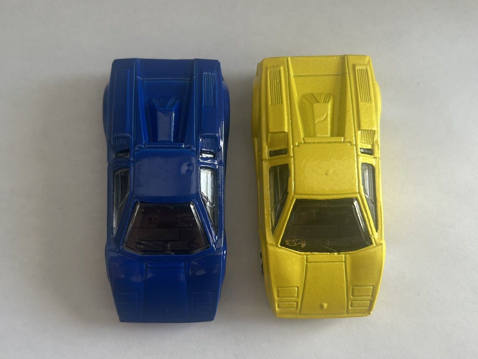 LOT OF 2 HOT WHEELS LAMBORGHINI COUNTACH BLUE AND YELLOW