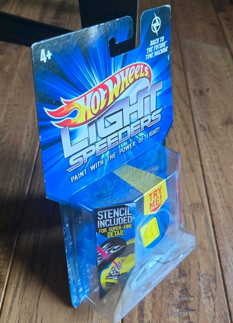 Hot Wheels Light Speeder Back To The Future DeLorean Time Machine New in Box!!