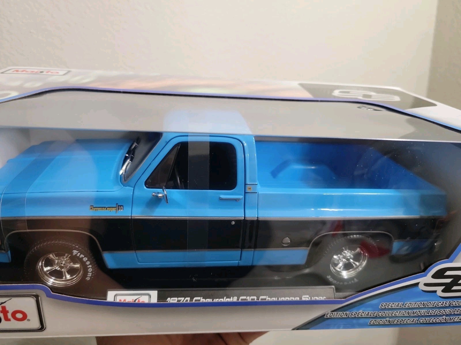 Maisto 1:18 1974 Chevrolet C10 Cheyenne Super Pickup Truck Blue Black Stripe New