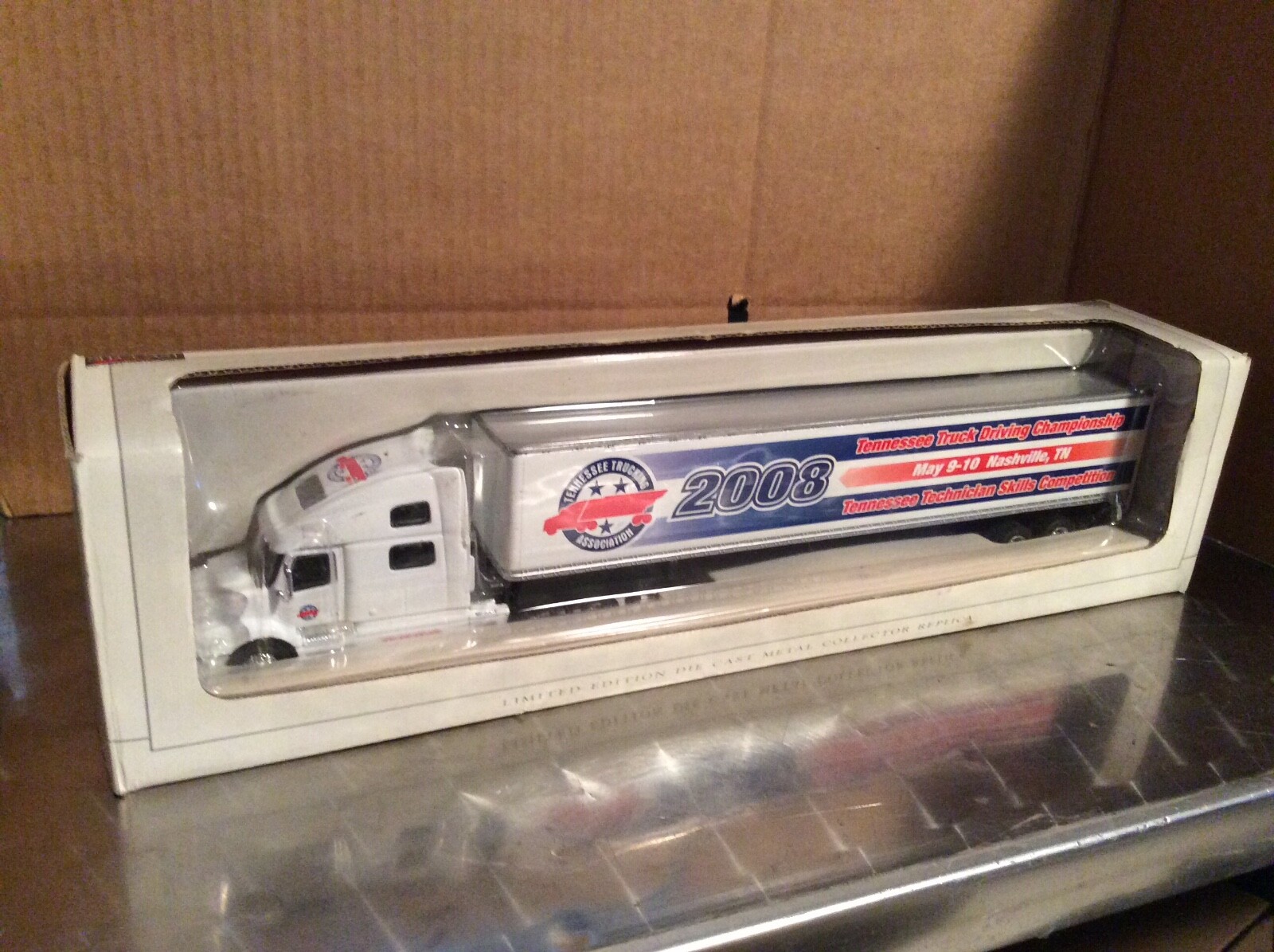 Volvo 770 vision semi tractor Tennessee truck driving championship 1:64 specast