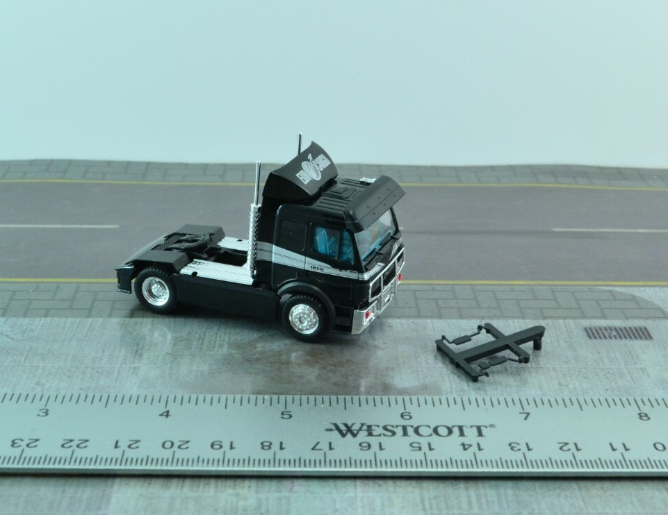 Herpa Mercedes Benz SK Tractor Unit Truck Euro Cargo 1:87 HO Scale (HO5305)