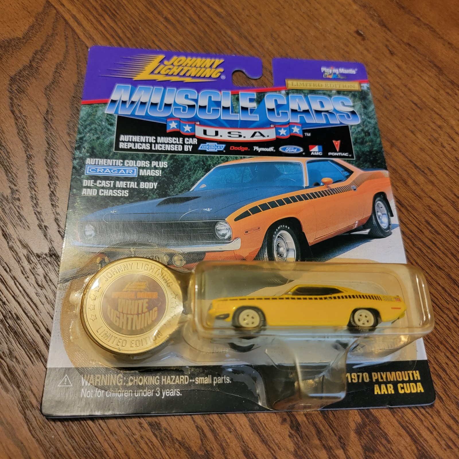 Johnny Lighting 1970 Plymouth AAR Cuda 1:64 Scale Diecast Muscle Cars USA