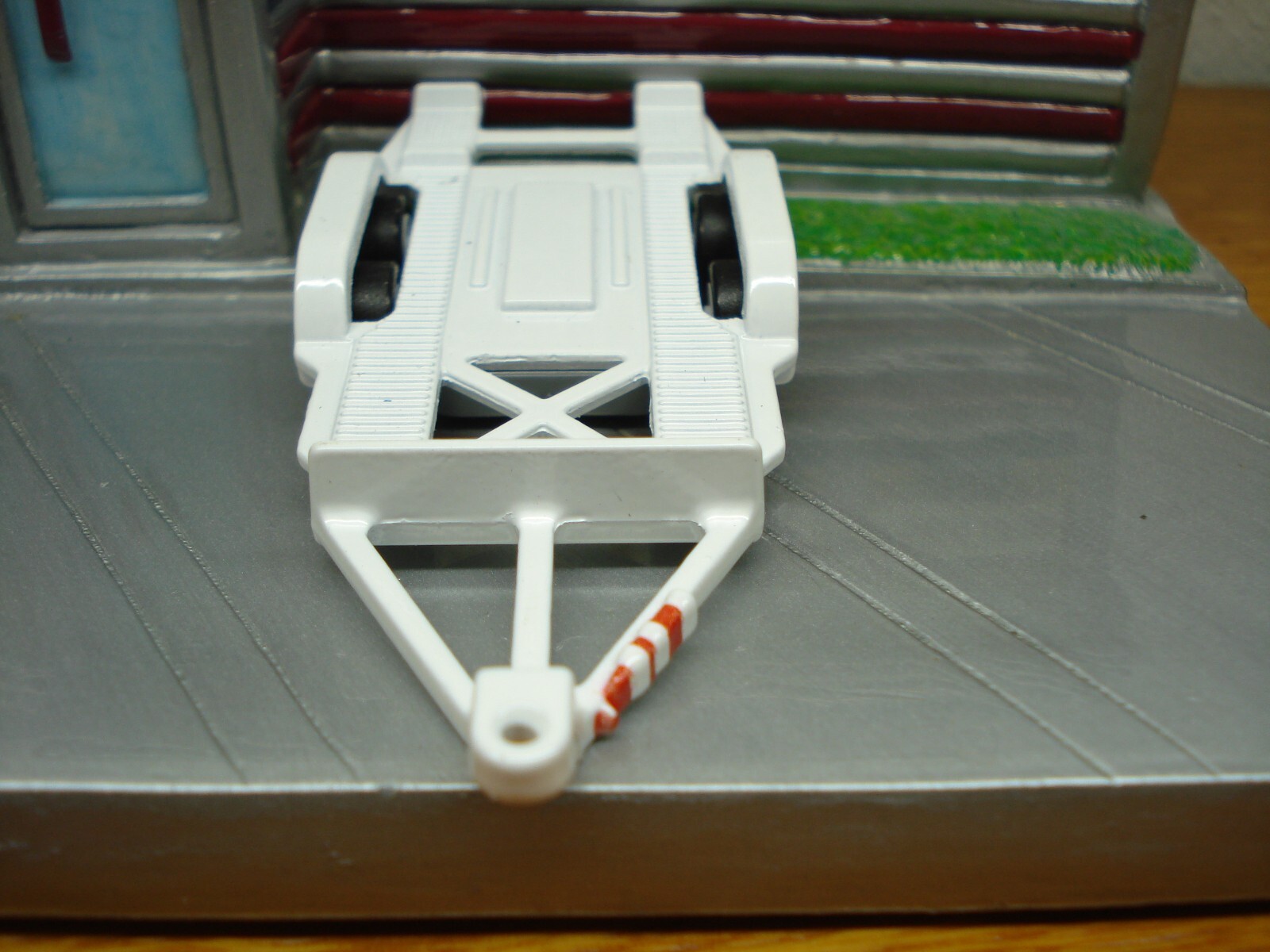 Hot Wheels Single Car Trailer Loose white Team Transport Real Riders, Metal Base