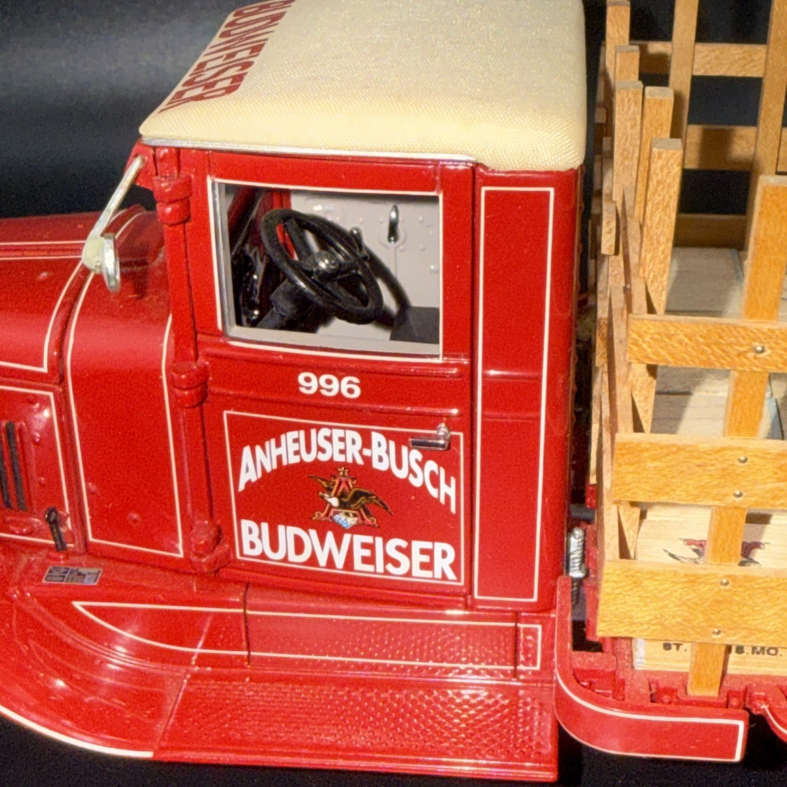 Danbury Mint 1933 Budweiser Delivery Diecast Truck Red 1/24 Anheuser-Busch