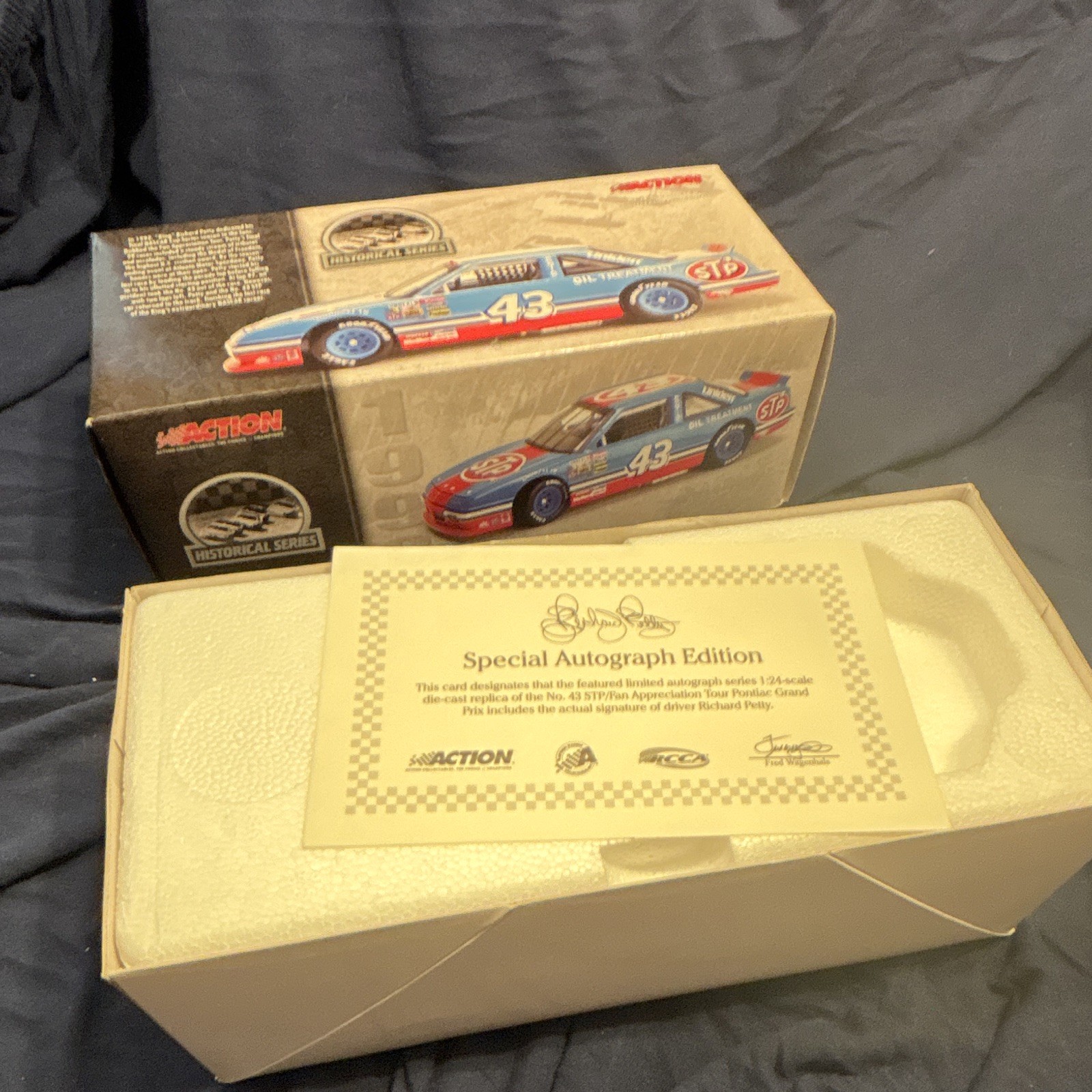 Action 1:24 NASCAR 1992 Richard Petty #43 STP Autographed FAREWELL CAR with COA!