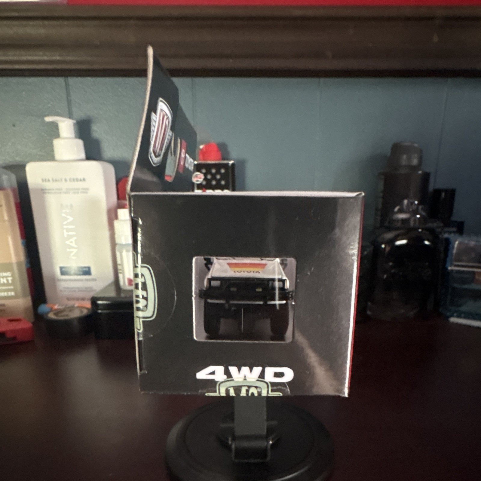M2 Machines 1:64 1985 Toyota 4WD Pickup Truck