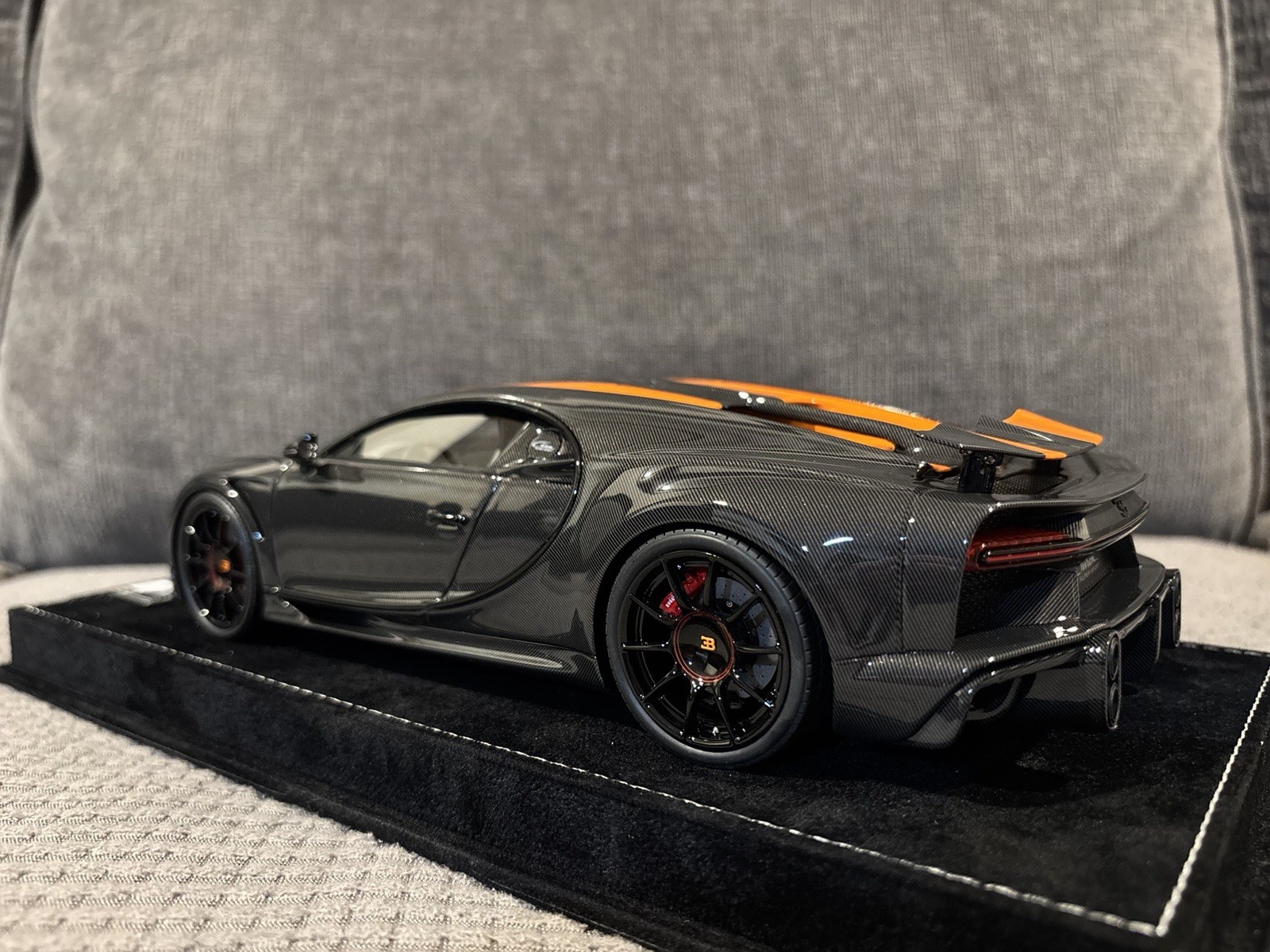 1/18 HH Henson & Heaven Bugatti Chiron SuperSport Carbon/orange High Wing Limite