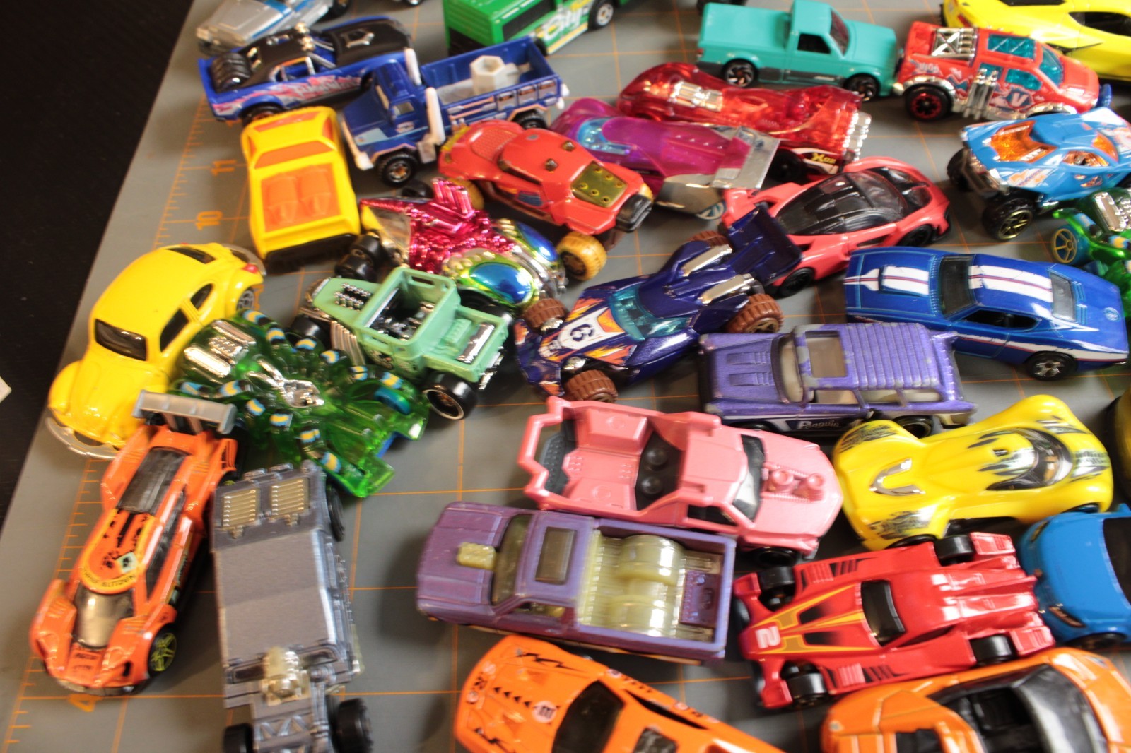 Diecast Cars Hot Wheels Matchbox Maisto 1:64 Mixed Brands As Is Lot of 60+