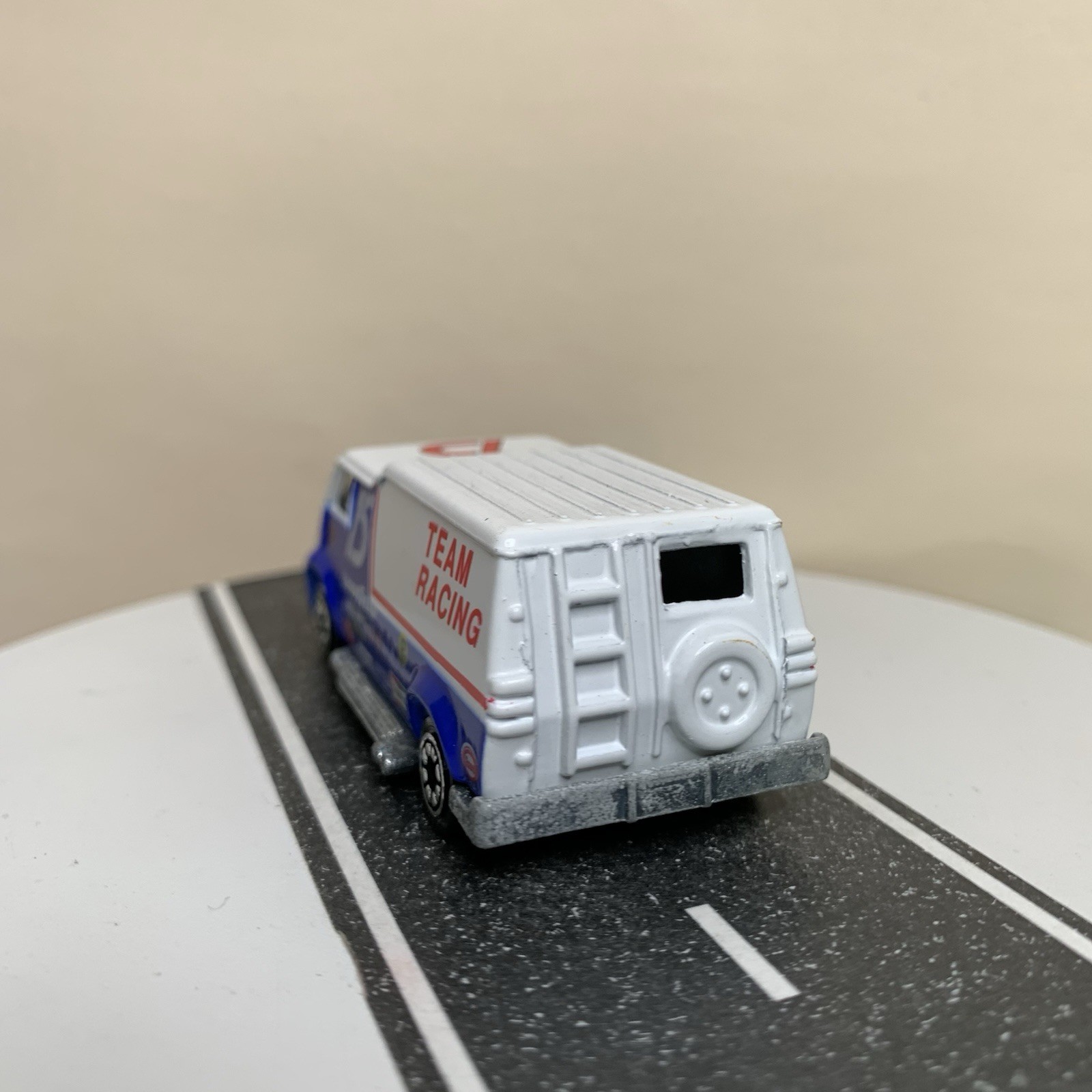 Corgi Mattel Auto City Team Racing Hot Rod Custom 70s Super Van White 1:64 NM