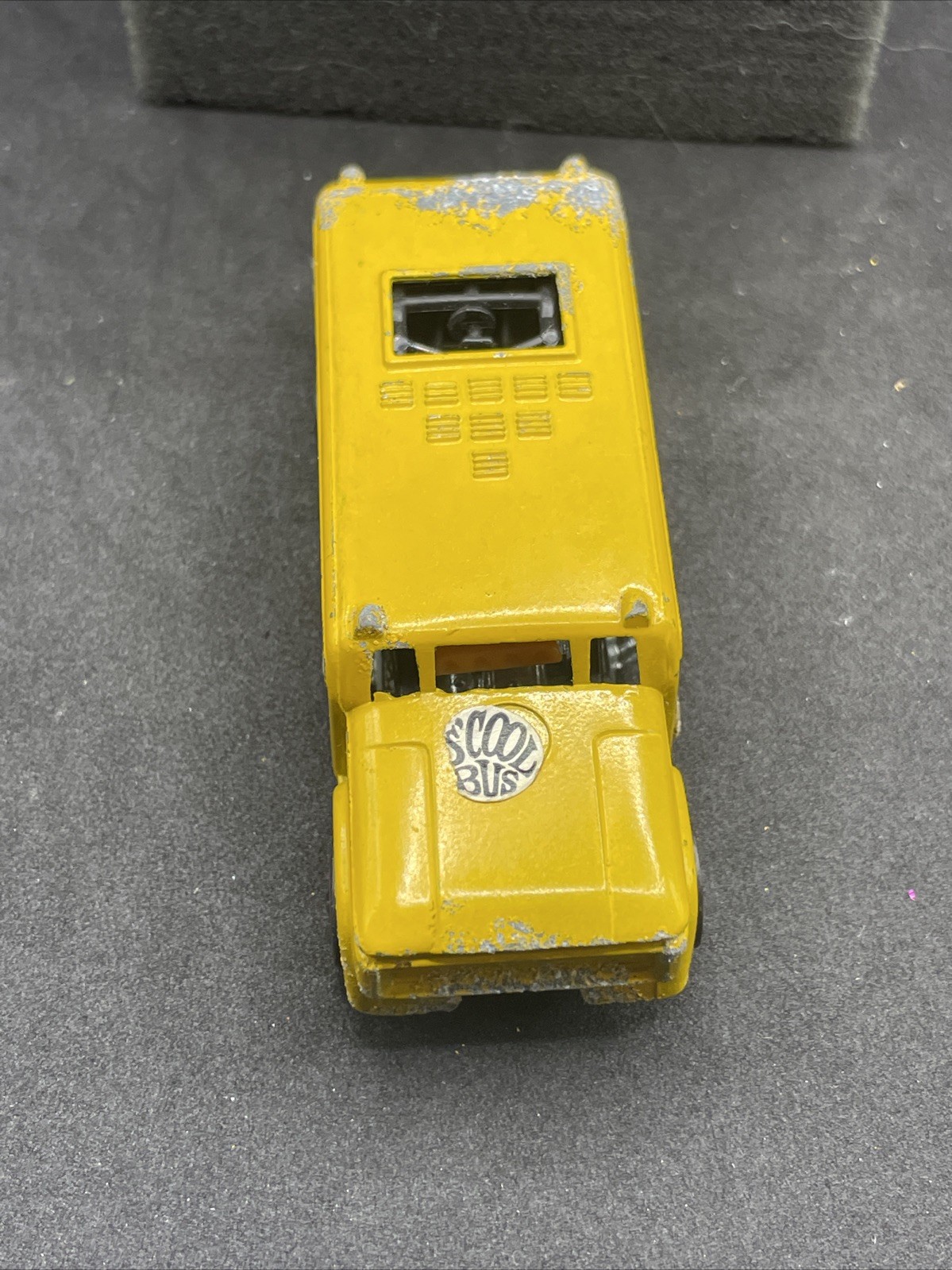 Vintage 1970 HOT WHEELS S’Cool Bus The Heavyweights Yellow Redline Decals 21