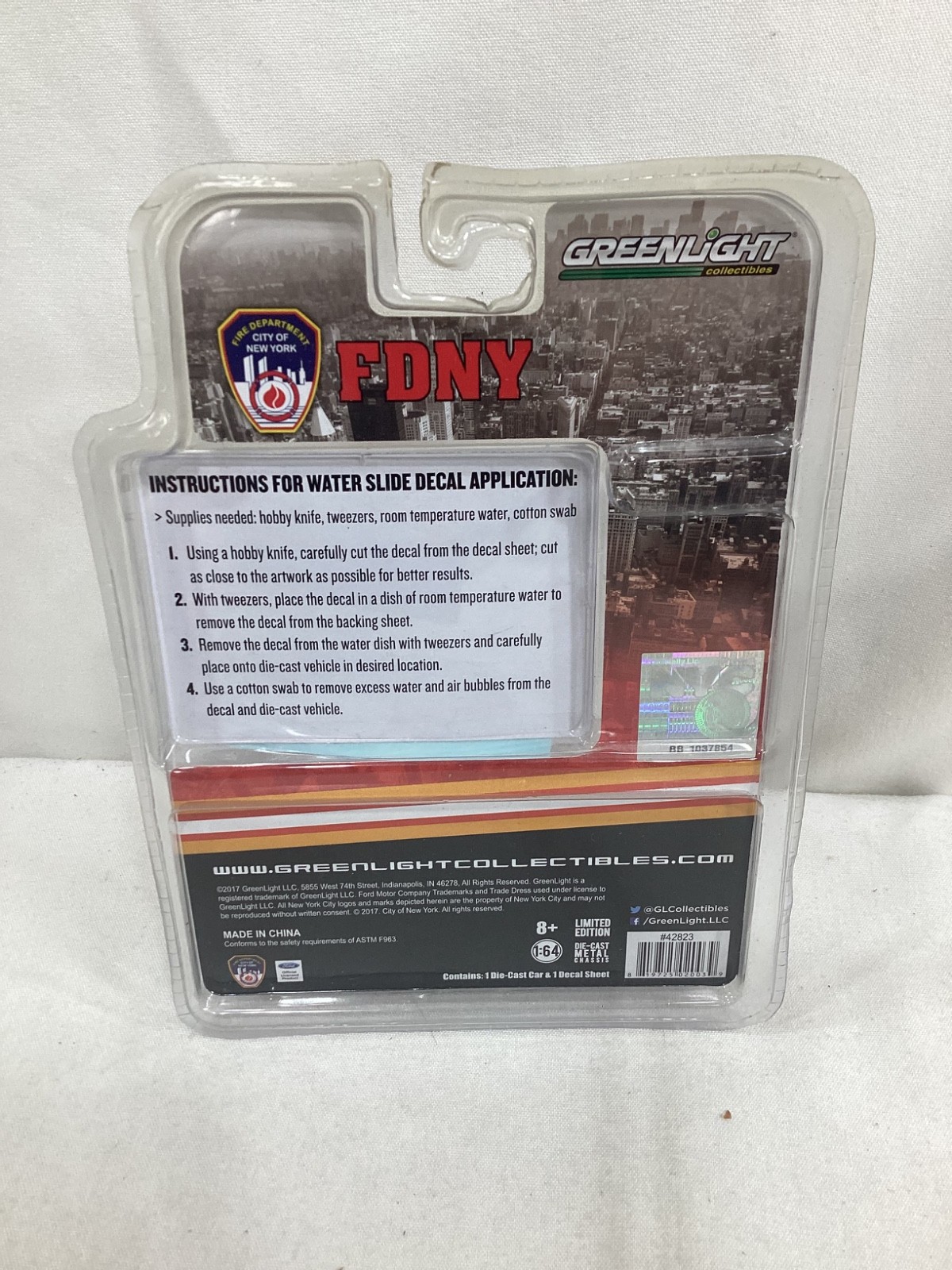 NEW Greenlight New York Fire Dept FDNY 2016 Ford Explorer & Decal Sheet FREESHIP