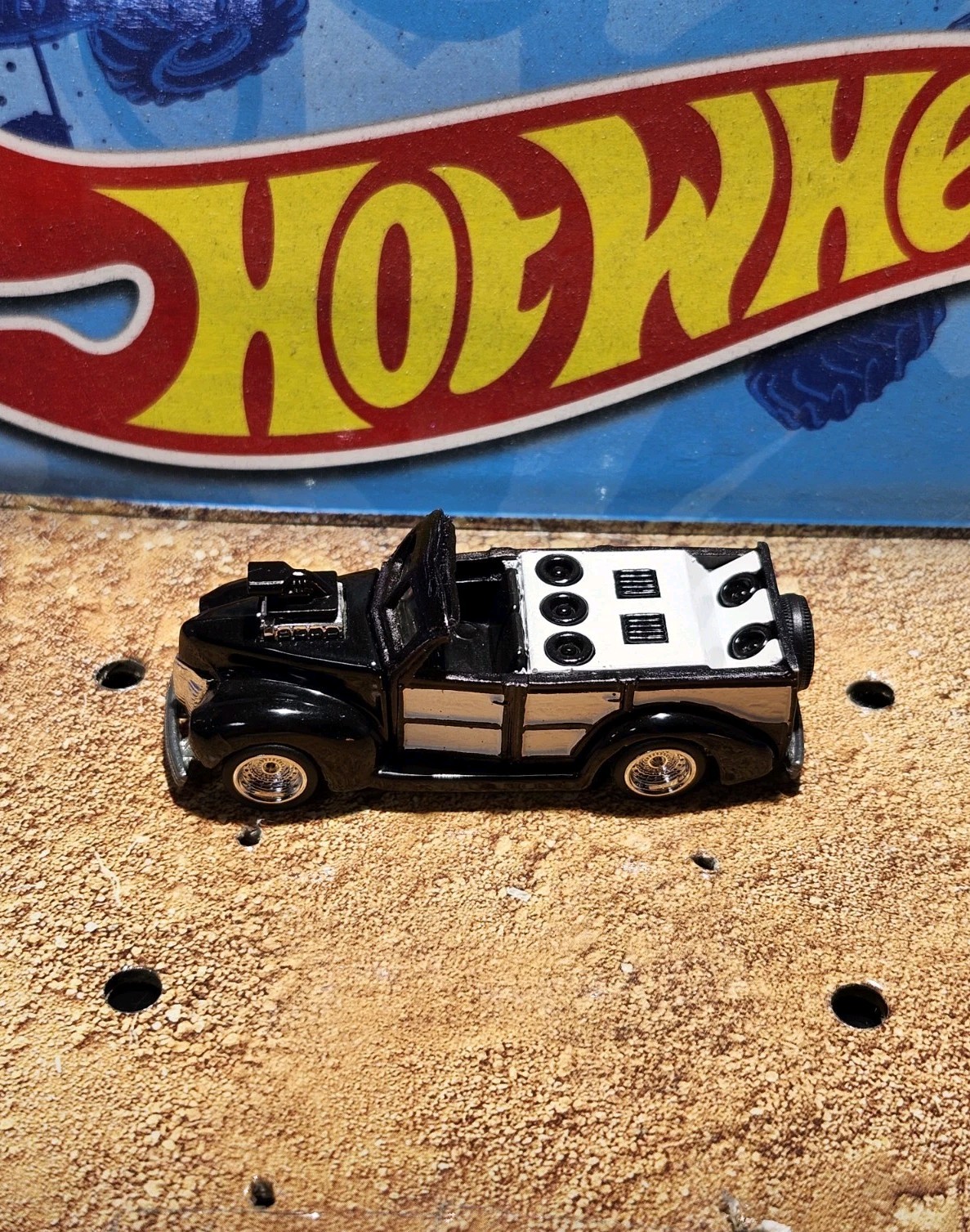 1/64 Custom Made Hot Wheels 40s “Woodie” Panel Delivery Van Black
