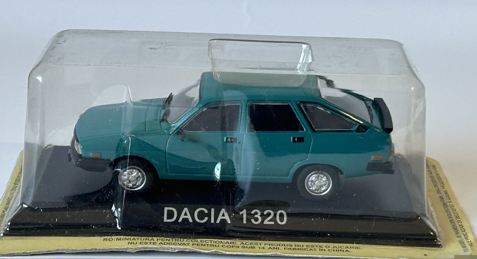 Dacia 1320 Romanian Classic Car Model Toy Green Diecast 1:43 Scale DeAgostini