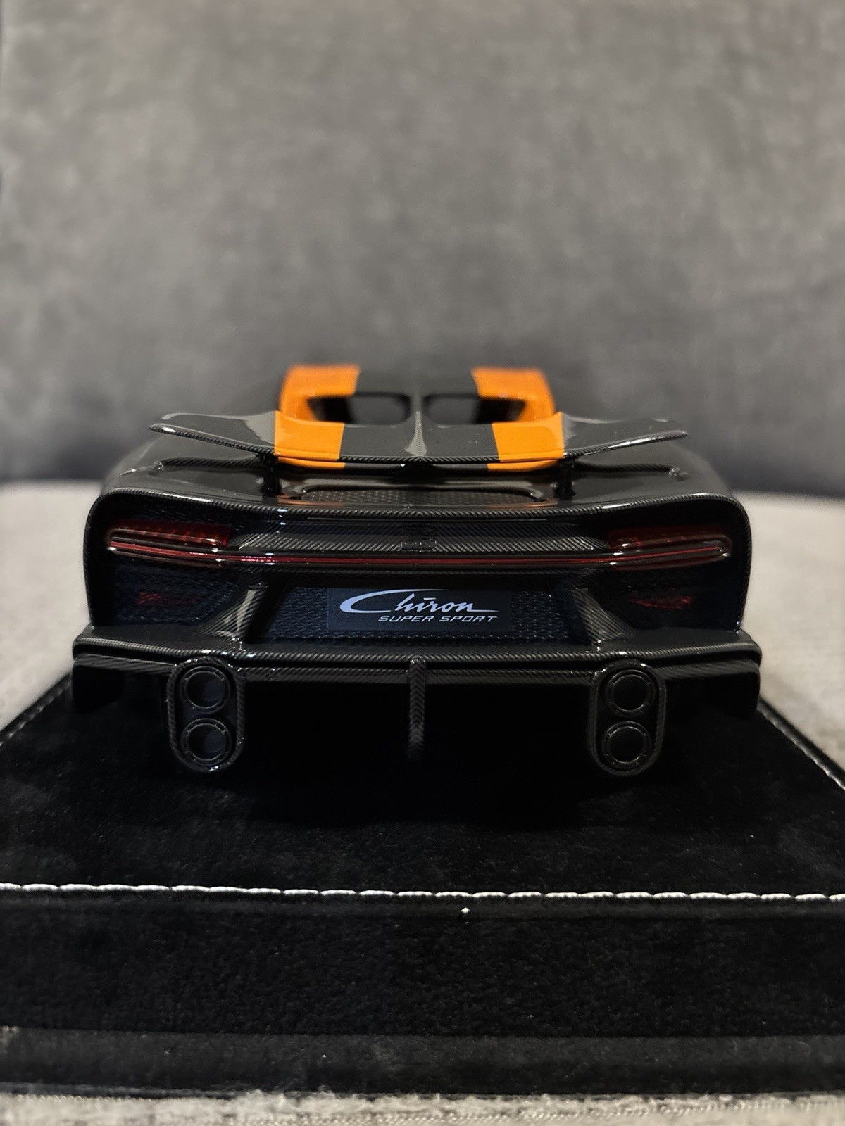 1/18 HH Henson & Heaven Bugatti Chiron SuperSport Carbon/orange High Wing Limite