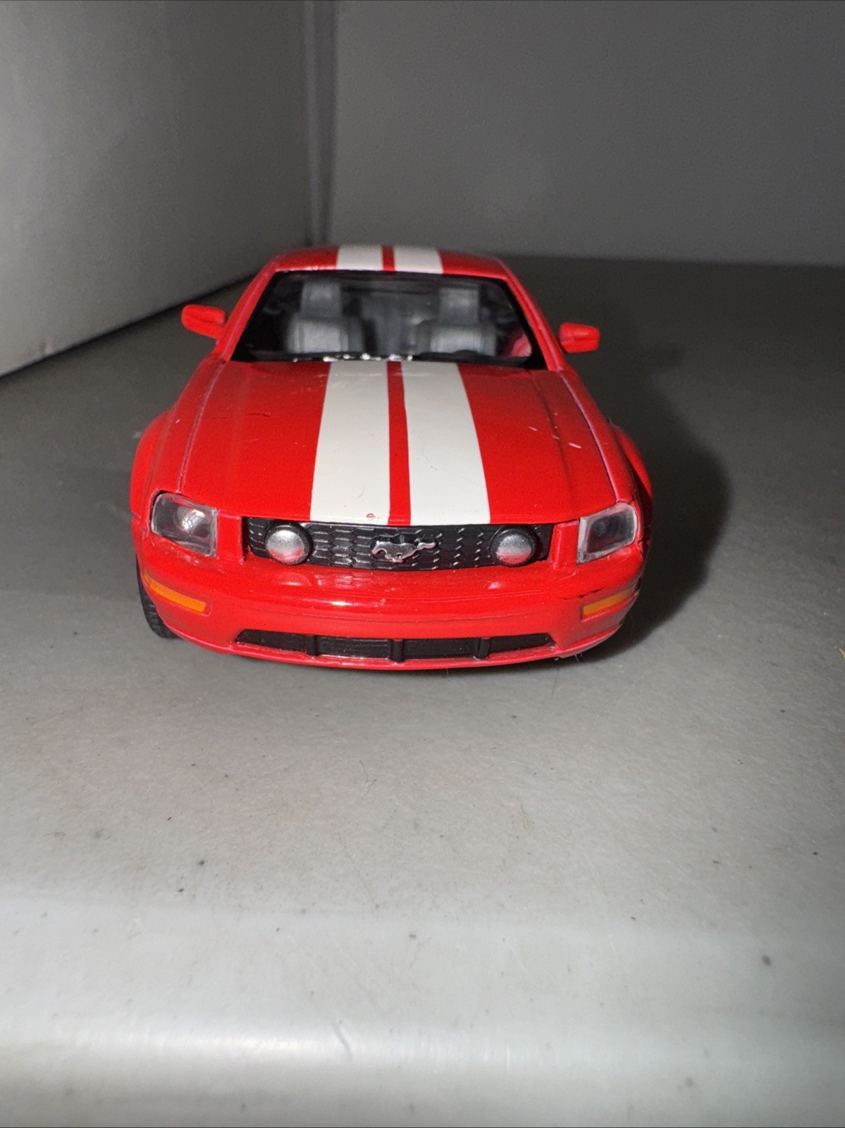 2006 Kinsmart Kintoy 1:32 Die Cast Ford Mustang Pull Back Action Toy Car Red