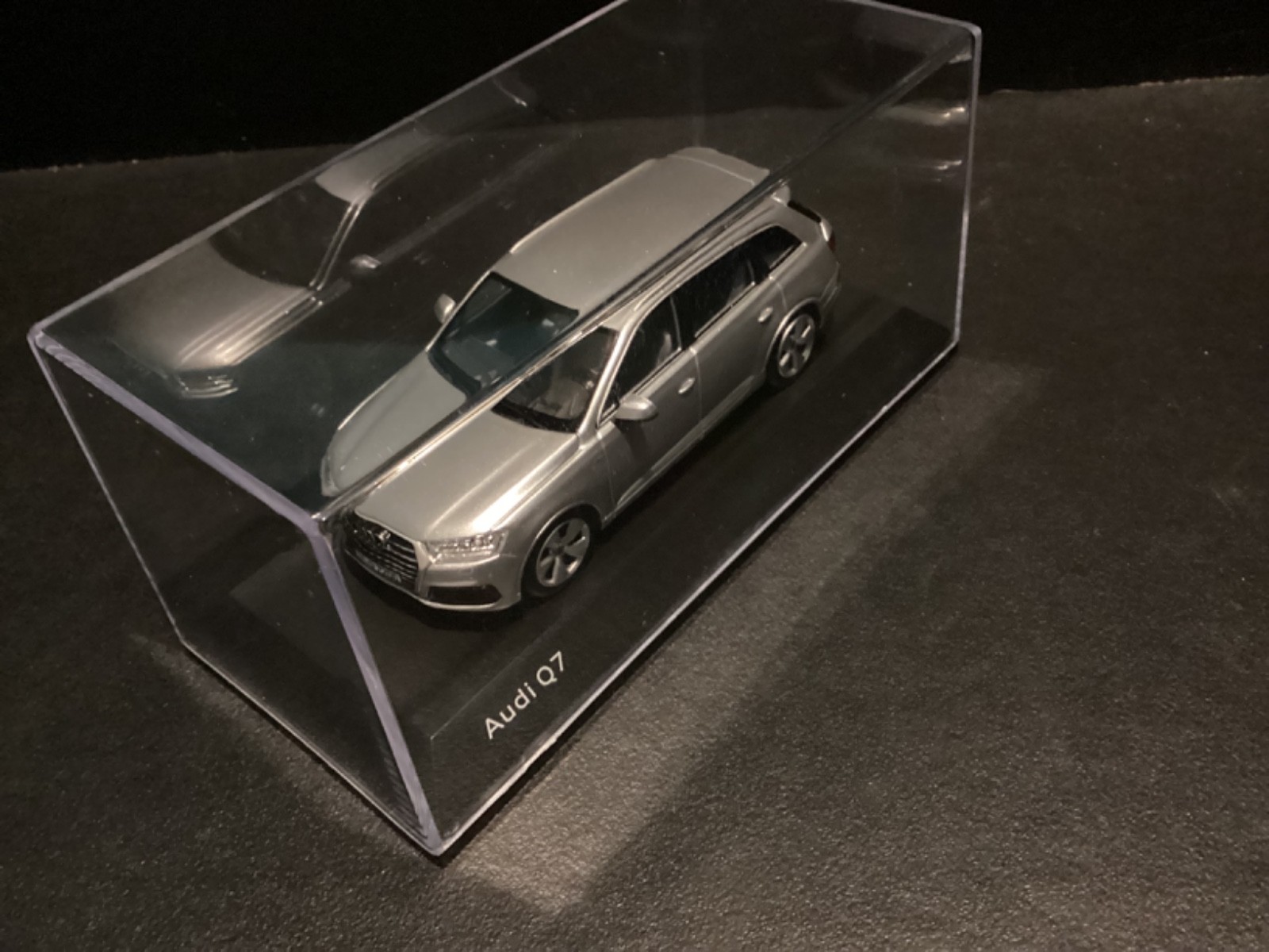 Audi Q7 Type 4M 2016 Special Dealer Edition Diecast Vehicle in scale 1/43