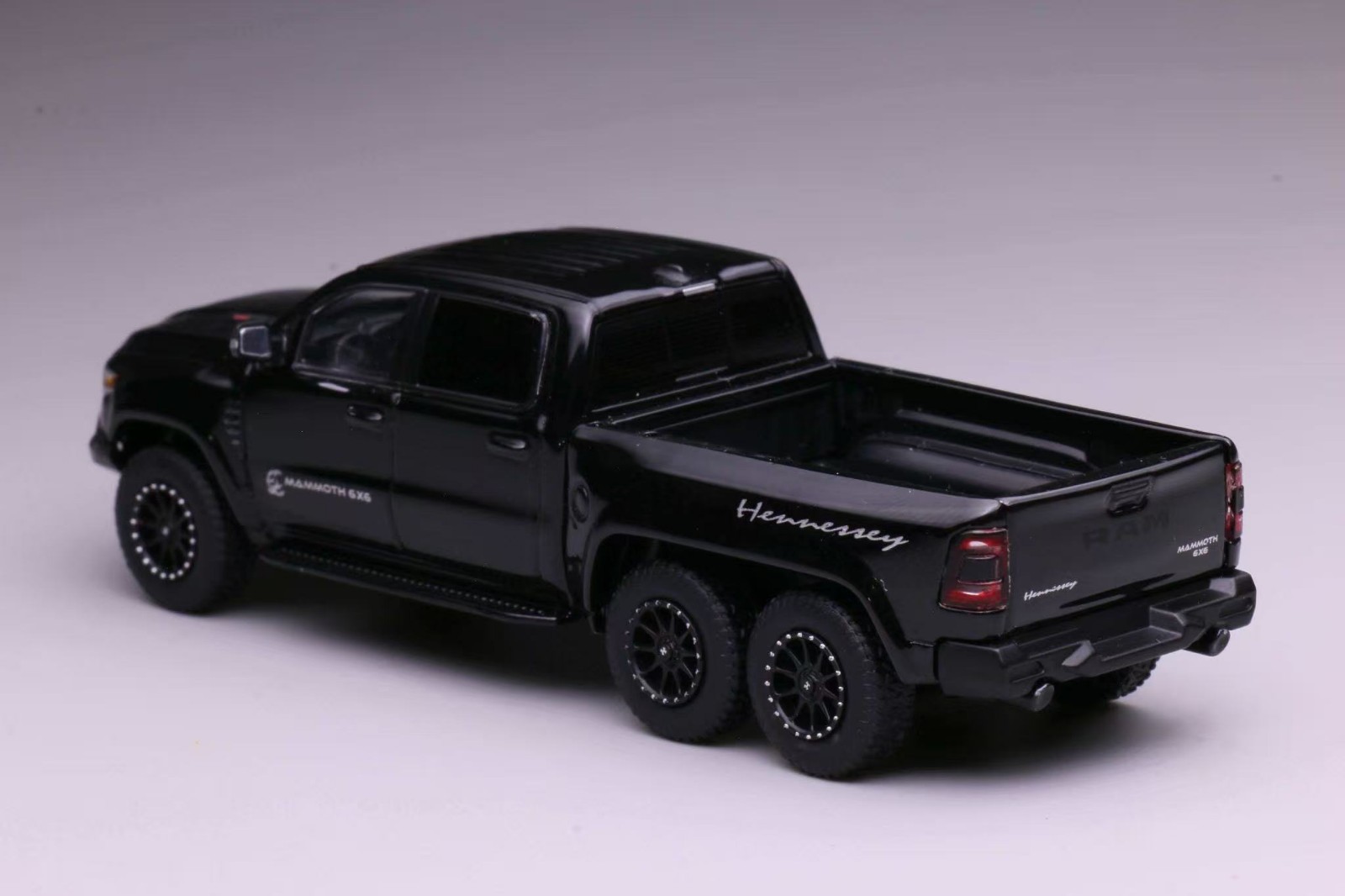 596 1:64 RAM TRX 6*6 Hennessey Mammoth Pickup Diecast Collect Car WITH LED LIGHT