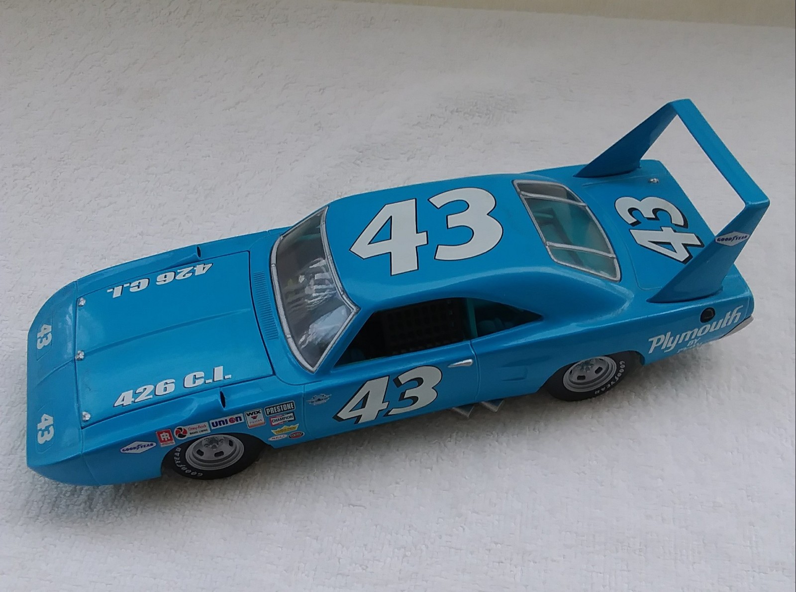 RACING CHAMPIONS RICHARD PETTY’S 1970 PLYMOUTH SUPERBIRD 1:24 SCALE DIECAST CAR