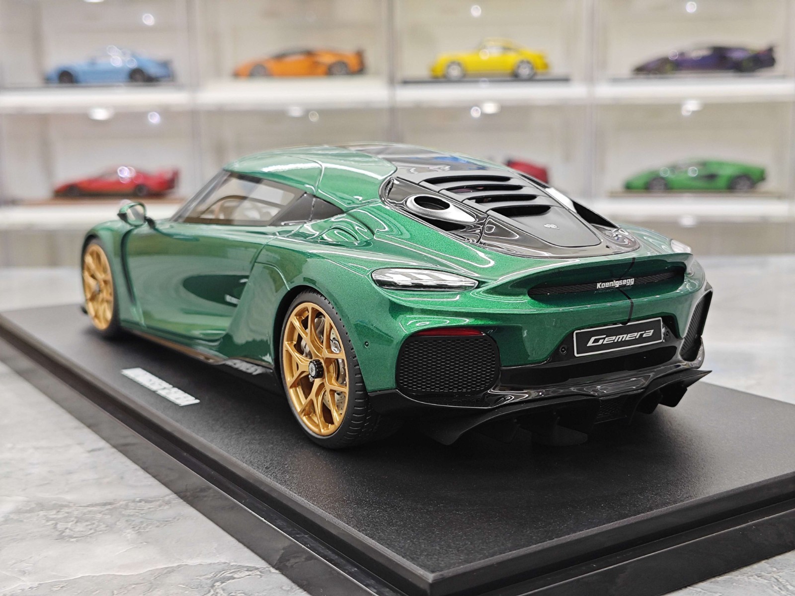 GT Spirit 1/18 Koenigsegg Gemera 2024 Racing Green Resin Car Model GT888
