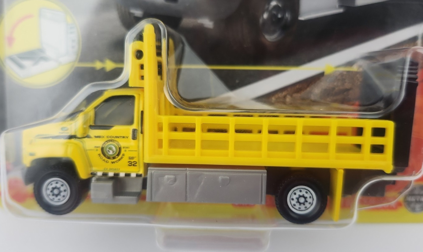 2 Matchbox Matchbox GMC 3500 Attenuator Truck Orange Yellow Working Rigs