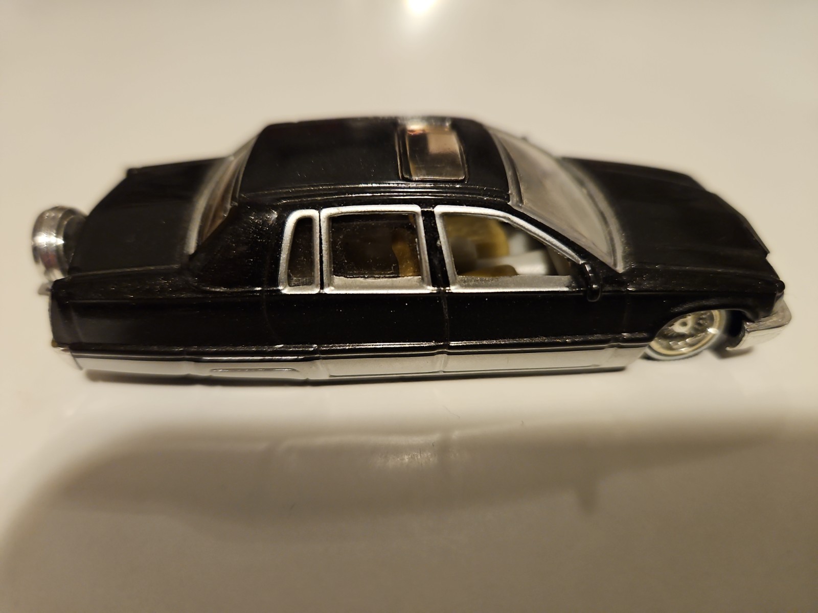 Jada Toys Homie Rollerz Series ‘95 Cadillac Fleetwood Lowrider Black 1:64 Loose