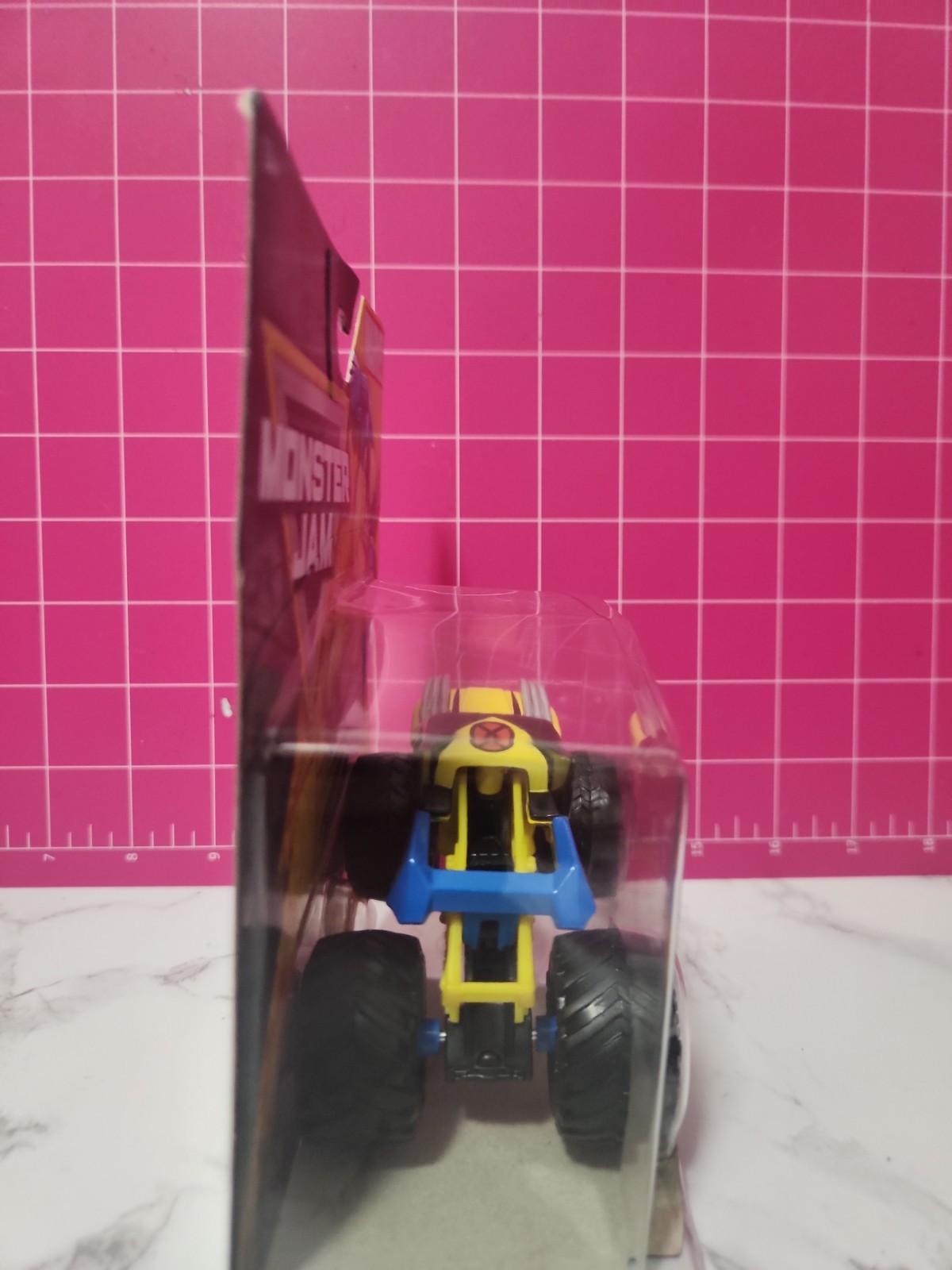 2026 MONSTER JAM 1/64 MARVEL “WOLVERINE” – SERIES 6 – NEW DIECAST MONSTER TRUCK