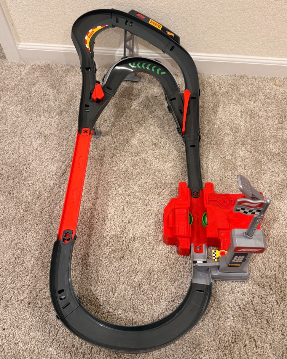 Hot Wheels Formula 1 Pirelli Racing Track Set Grand Prix Circuit No Cars Tested