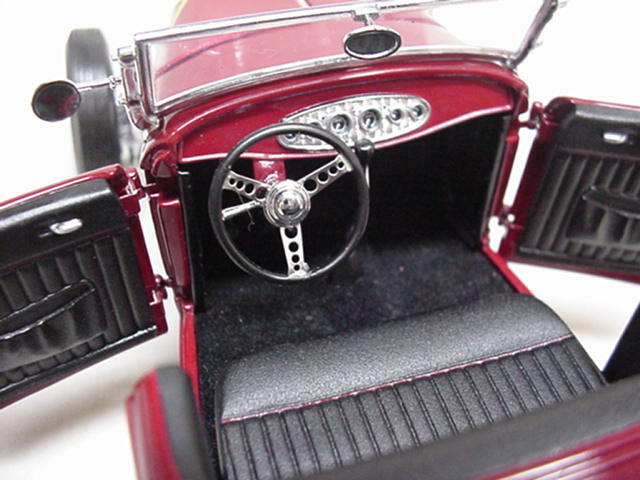 FORD EDELBROCK BRIZIO 1932 NICE HIGHBOY STREET ROD METAL ROADSTER 1-18 GMP