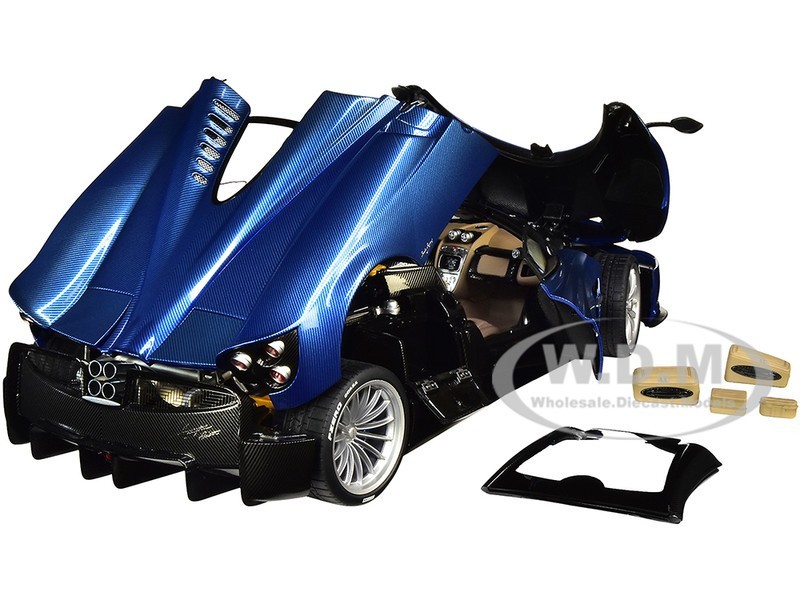 AUTOart 1:18 diecast car – Pagani Huayra Roadster (BLU Tricolore Carbon Fiber).