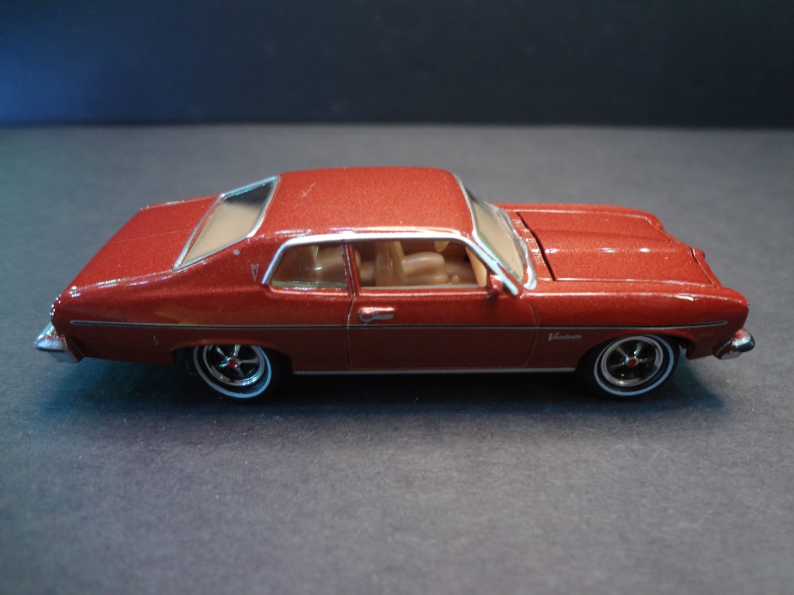 Johnny Lightning 1974 Pontiac Ventura green & bronze bundle – Loose 1:64