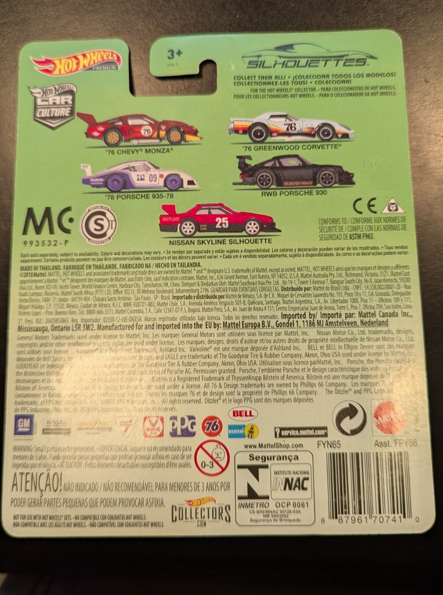 Hot Wheels Car Culture Silhouettes ’76 Greenwood Corvette with Real Riders
