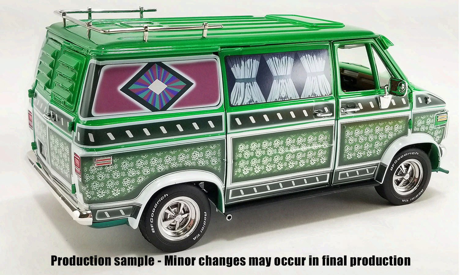 1:18 ACME 1976 Chevrolet G Series Custom Van ” Emerald Express ” New