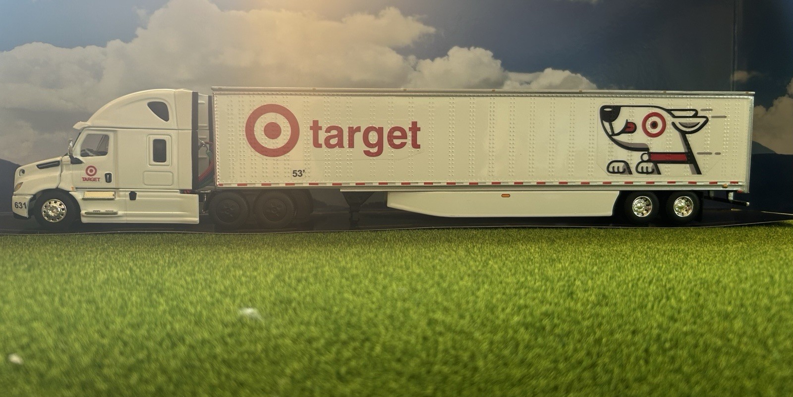 Dcp Freightliner Cascadia Gen5…Regional Target Delivery 1/64