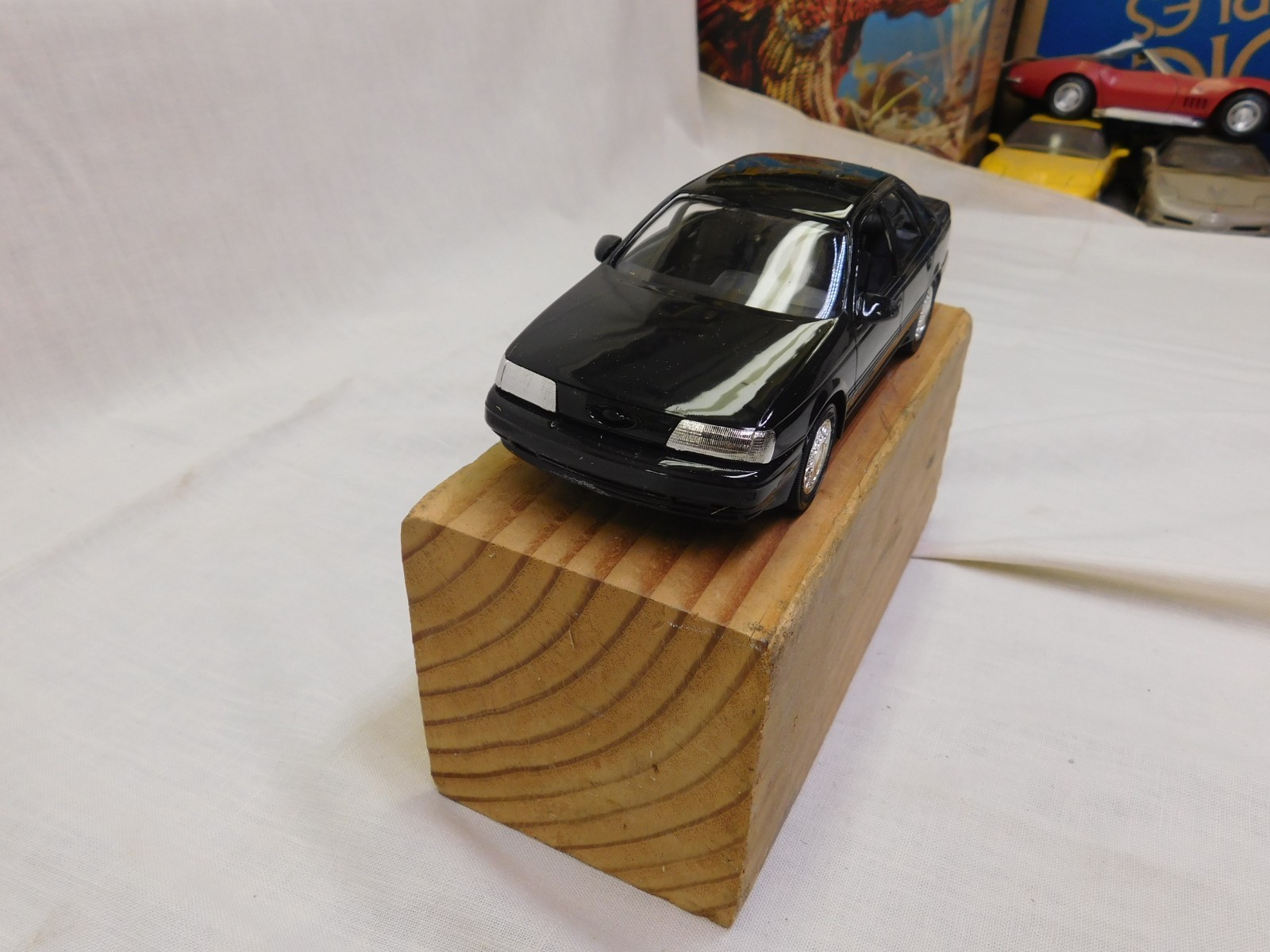 NEW AMT 1/25 SCALE 1990 FORD TAURUS SHO IN BLACK PROMO MODEL ERTL