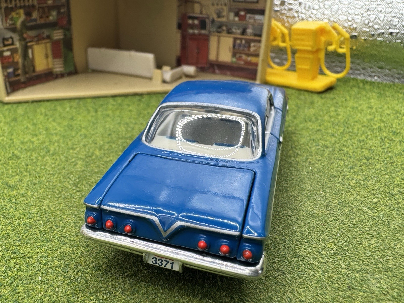 Revell 1961 Chevy Impala Diecast Car NM 1/64th Scale Issue #69 GM 2001