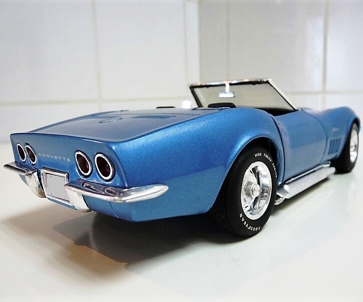 Corvette Chevrolet55Chevy57StingRay1963Race Car1:18Classic24Hot Rod12Model1972