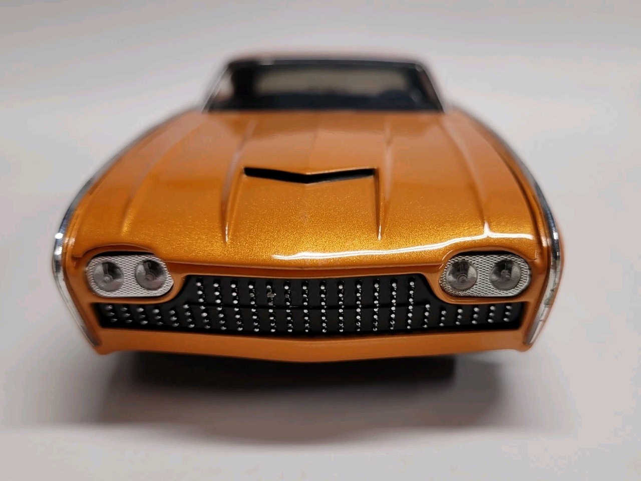 Jada Toys Dub City 1:24 Scale Die Cast 1963 Thunderbird Orange Rick Dore