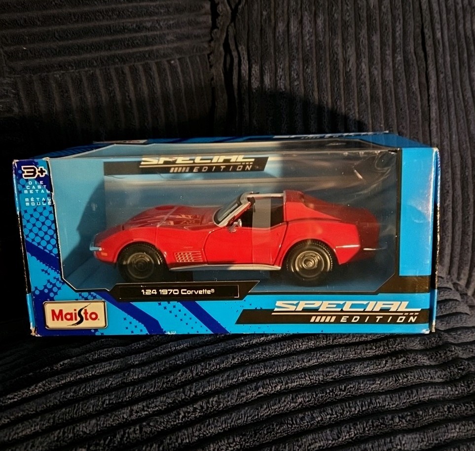 1970 Chevrolet Corvette Red 1/24 Diecast Model Car by Maisto 31202r New In Box