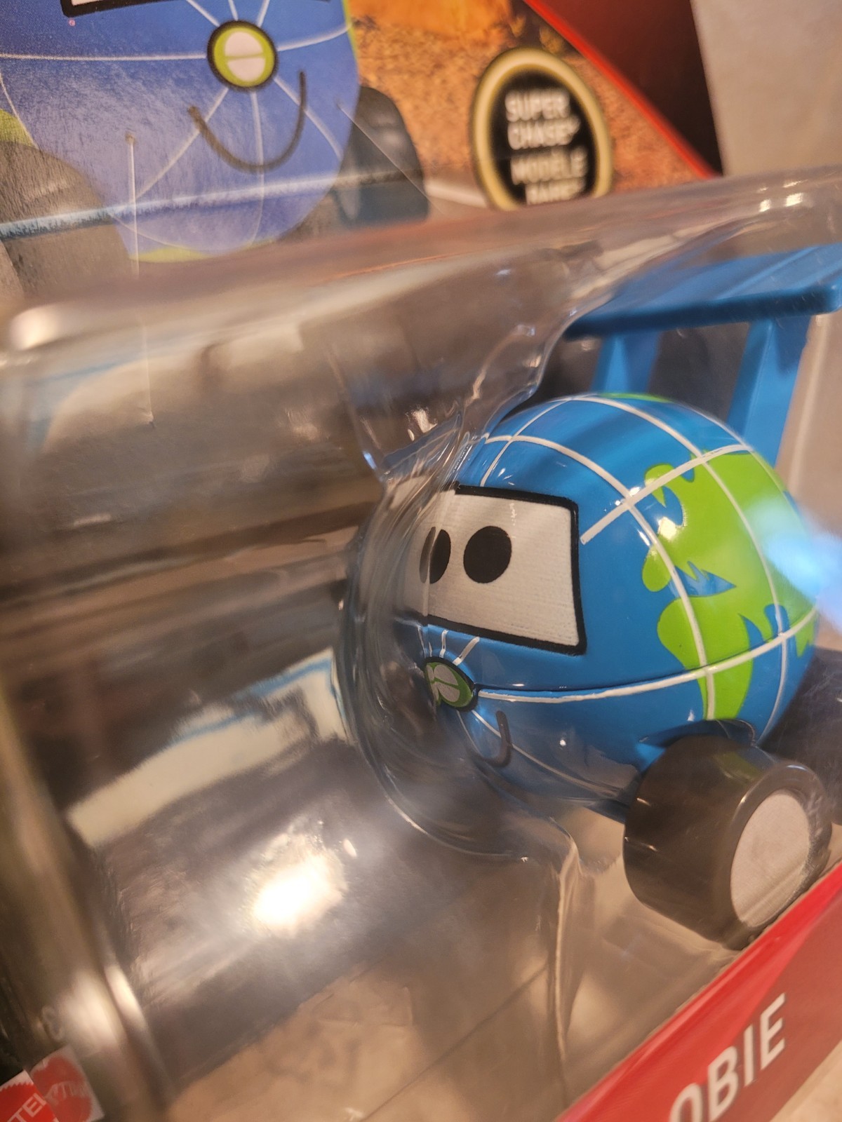 Disney Pixar Cars Globie WGP Deluxe Super Chase