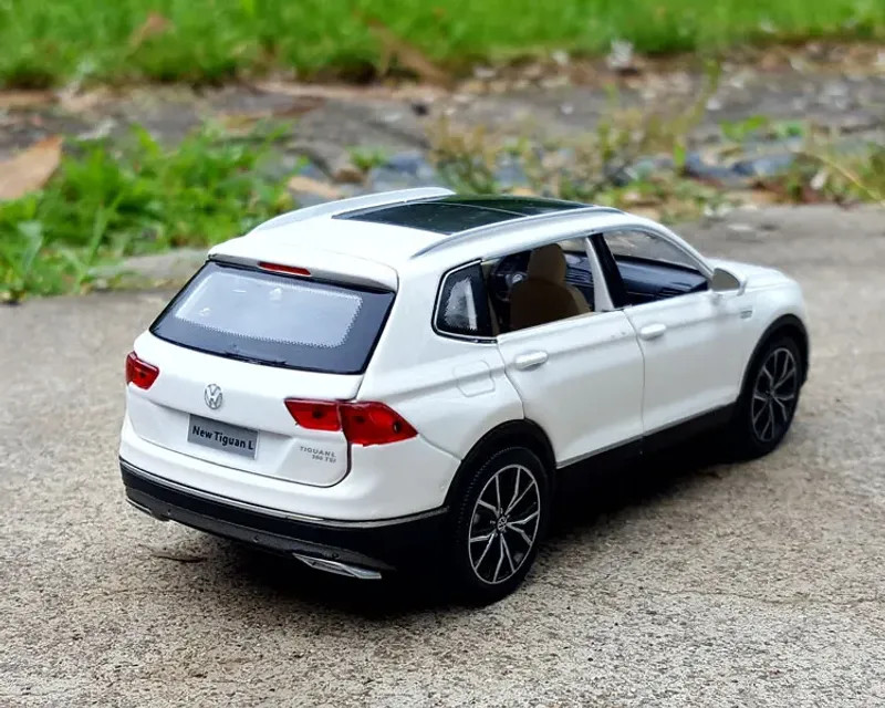 1:32 Volkswagen Tiguan SUV Alloy Diecast Car Model Sound Light Kid’s Toy Gift