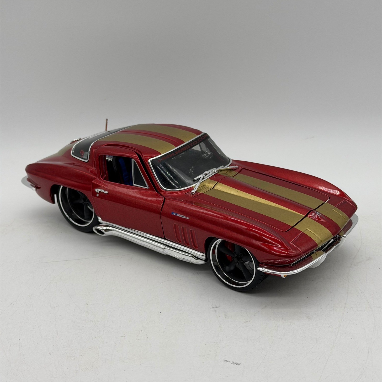 Maisto Pro Rodz 1965 Chevrolet Corvette 1/18 Red/Gold Racing Stripes Diecast Car