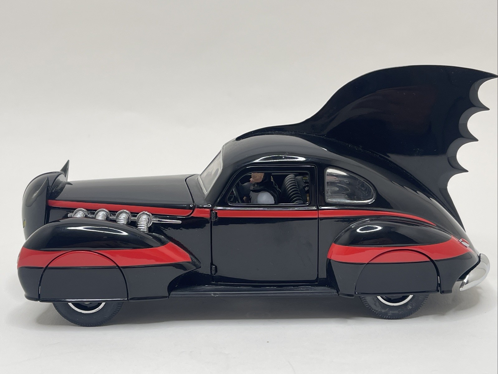 Danbury Mint BATMAN 1940s Comic Book Batmobile 1:24 100% COMPLETE With Box