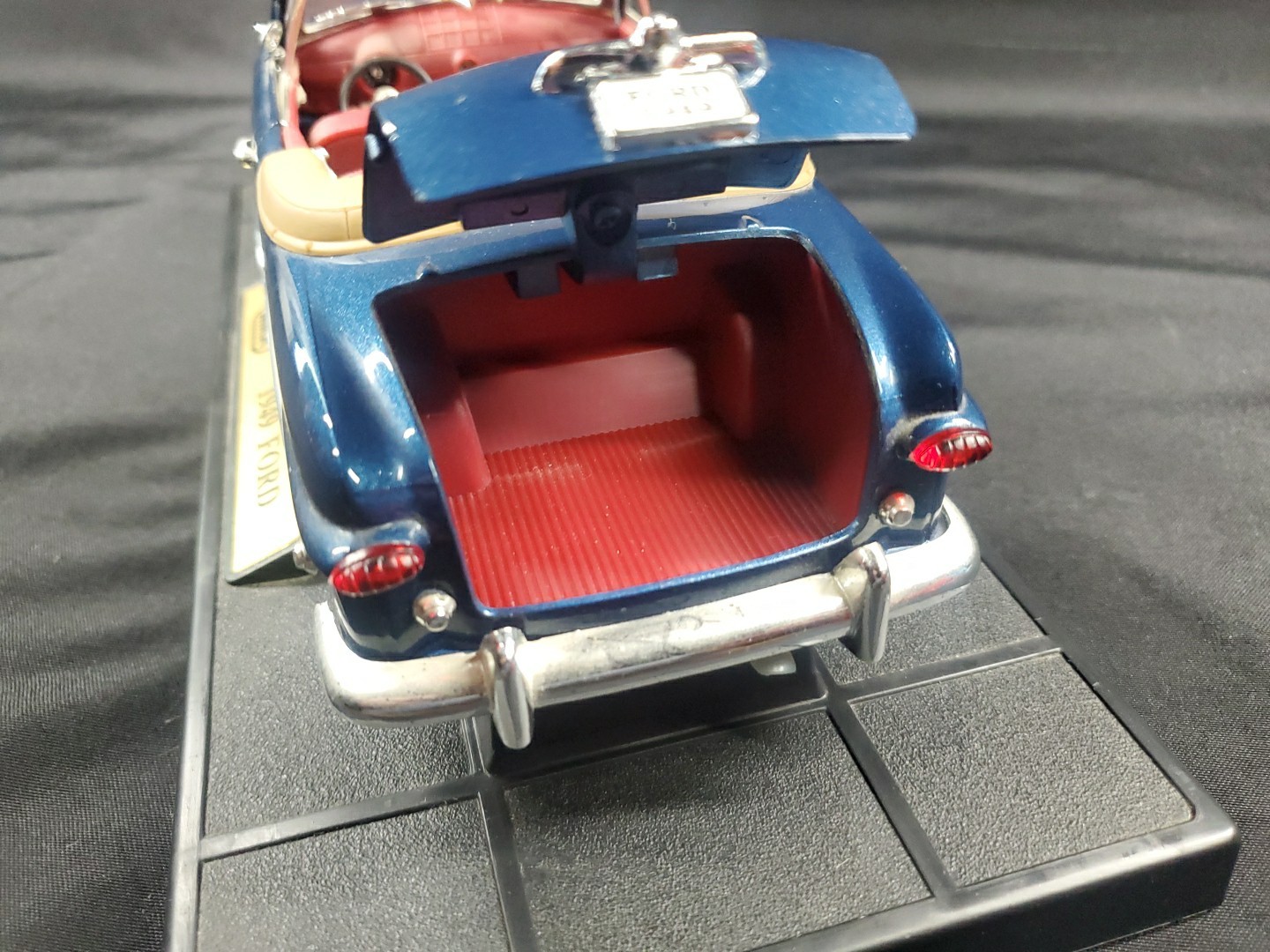 1/18 Mira Golden Line 1949 Ford Custom Convertible Blue W/ Baseplate See Pics **
