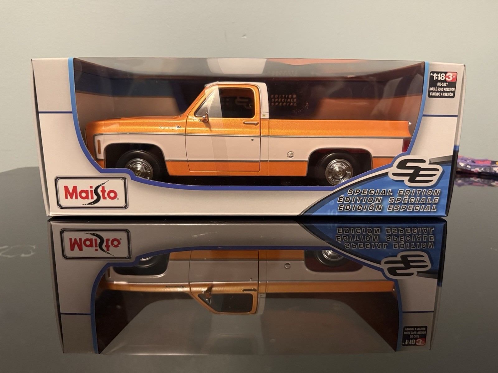 Maisto 1/18 Chevy C10 Cheyenne Super Pickup Truck Orange Two-Tone New In Box