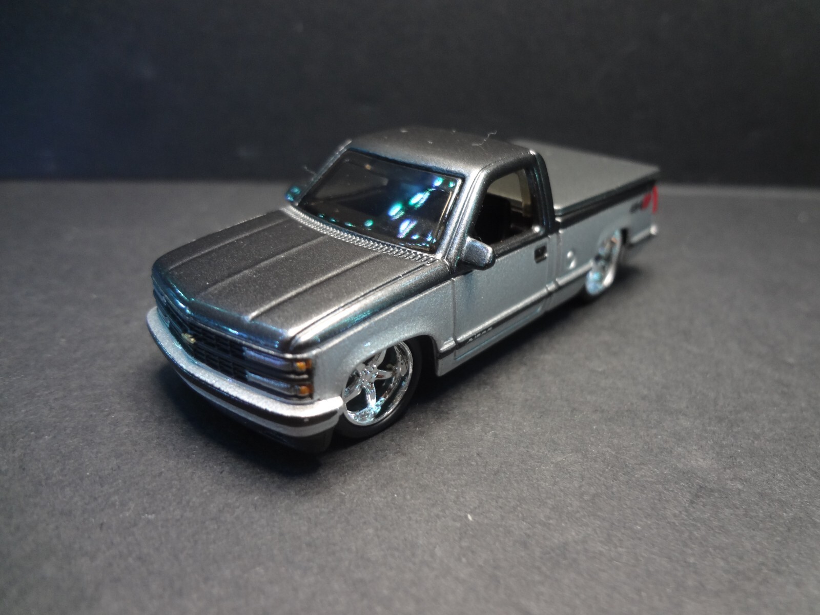 MaisTo 1993 Chevrolet 454 SS Pickup Silver – Loose 1:64