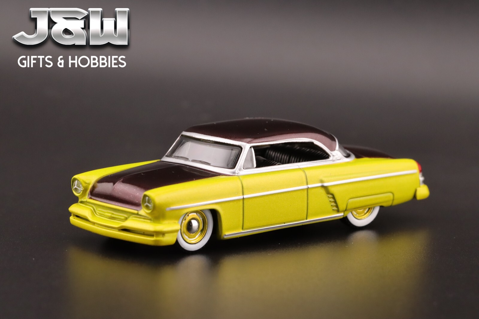 MINI GT Lincoln Capri Custom Hot Rod 1954 Lime Yellow MGT00794 1/64