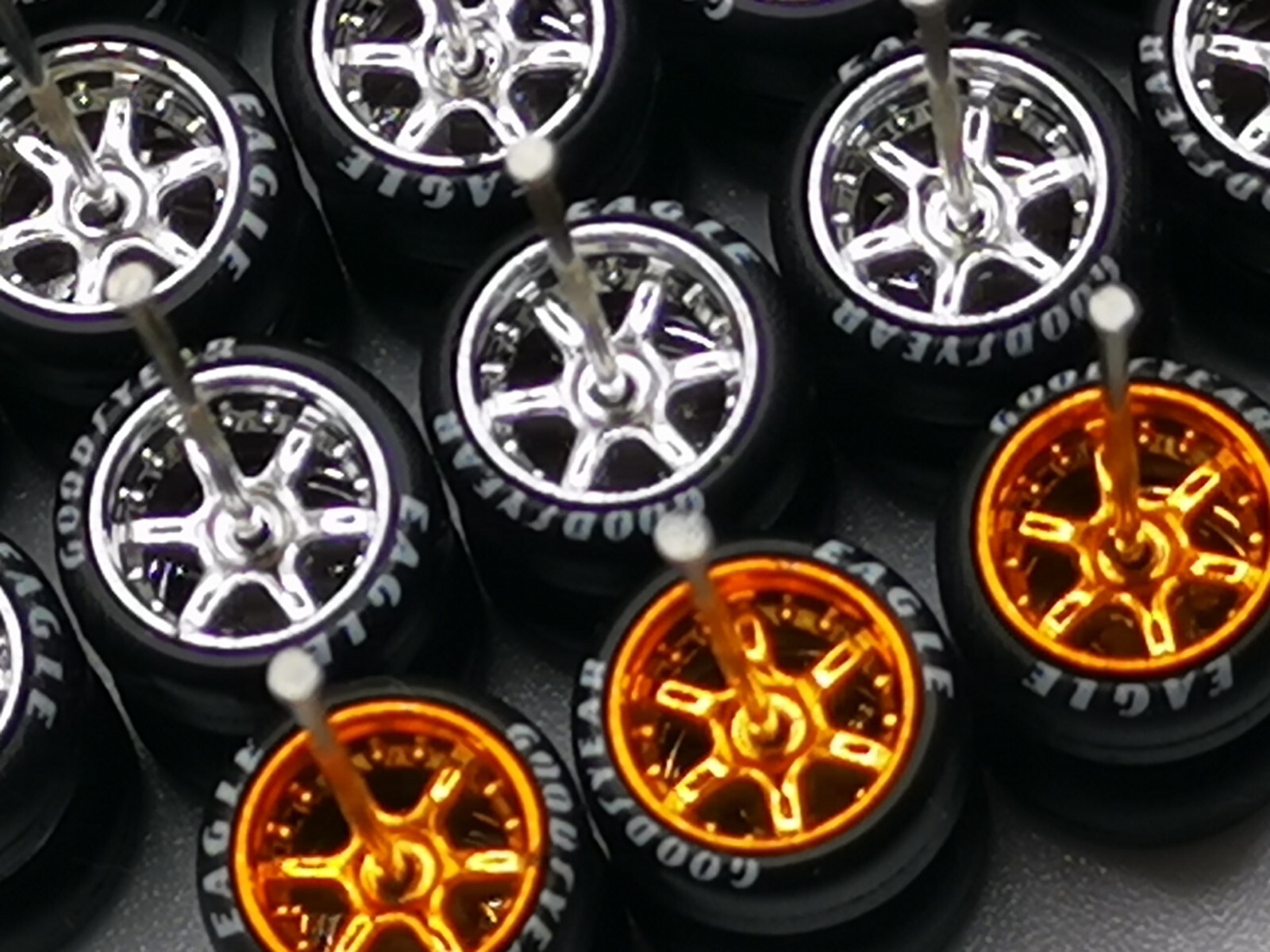 Hot Wheels Good Year 6 Spoke Rubber Tire 17 sets Chrome + Candy Bronze JDM 1:64